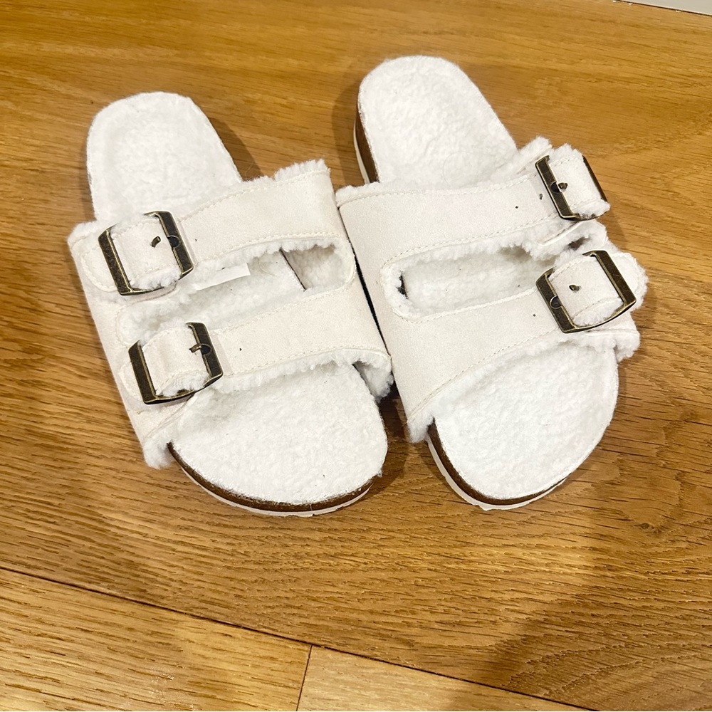 Gap slip on sandals— size 1/2